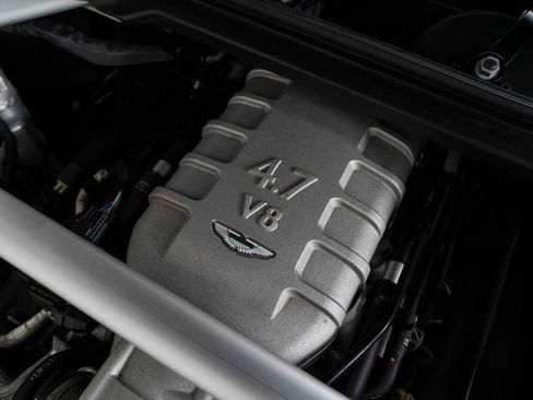 Used 2010 Aston Martin V8 Vantage Roadster image 28