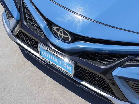 Used 2024 Toyota Camry XSE FWD image 8