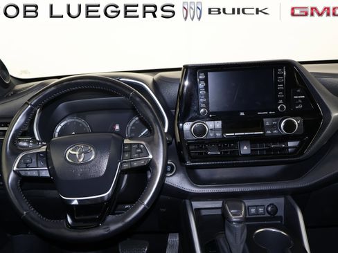 Used 2021 Toyota Highlander XSE AWD/4WD image 14