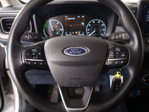 Used 2023 Ford Maverick XL image 3