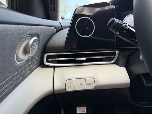 New 2025 Hyundai Elantra Limited image 27