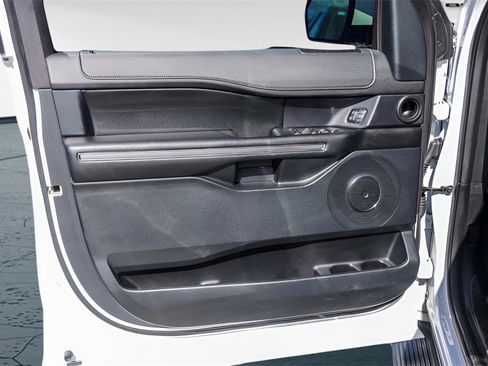 Used 2020 Ford Expedition Max XLT w/ Equipment Group 202A image 26