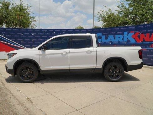 Used 2025 Honda Ridgeline Black Edition image 9