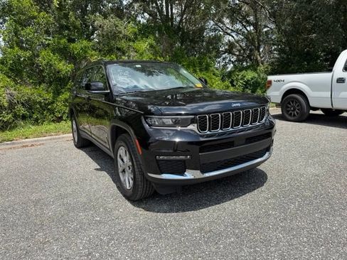Used 2022 Jeep Grand Cherokee L Limited AWD/4WD image 2