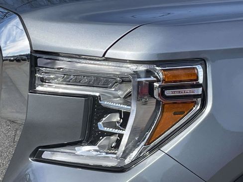 Certified 2019 GMC Sierra 1500 SLT w/ SLT Premium Plus Package AWD/4WD image 9