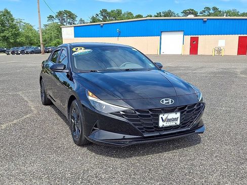 Certified 2023 Hyundai Elantra Blue w/ Cargo Package FWD image 3