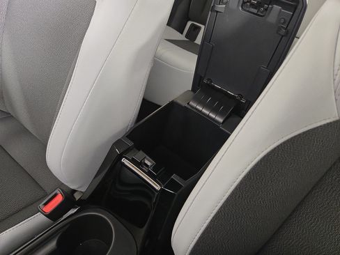 Used 2025 Toyota Corolla XSE FWD image 27