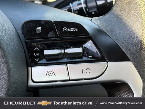Used 2023 Hyundai Elantra SEL FWD image 15
