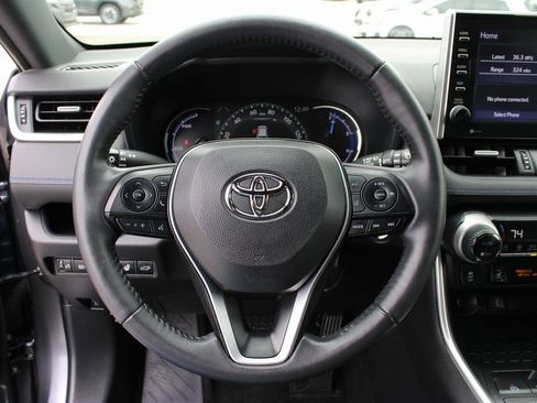 Used 2022 Toyota RAV4 XSE image 9
