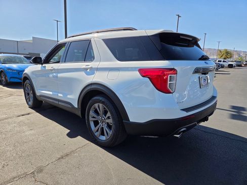 Certified 2023 Ford Explorer XLT w/ Equipment Group 202A RWD image 4