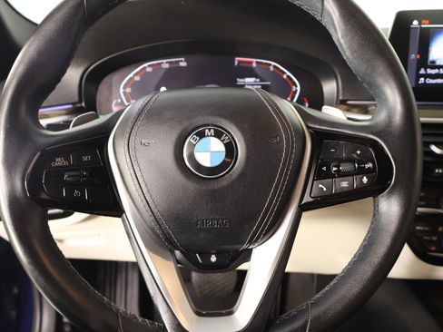 Used 2020 BMW 530i xDrive w/ Premium Package AWD/4WD image 3