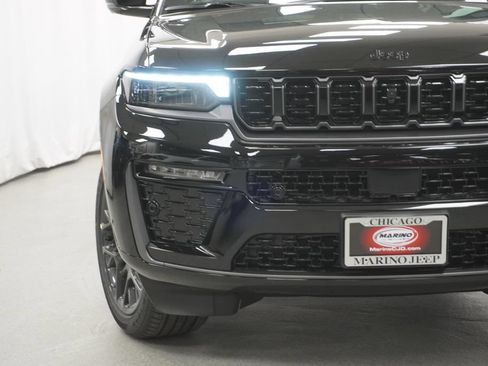 New 2026 Jeep Grand Cherokee Summit w/ Obsidian Package AWD/4WD image 6