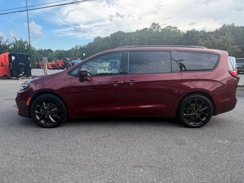 Used 2022 Chrysler Pacifica Limited w/ S Appearance Package FWD image 33