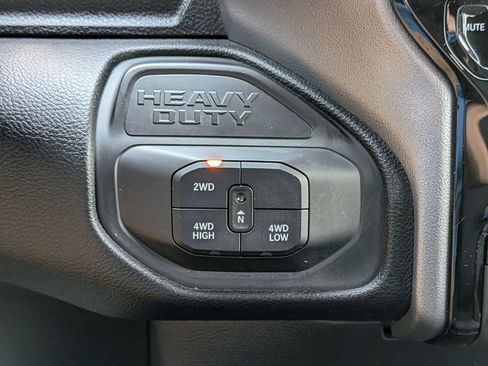 Used 2025 RAM 2500 Big Horn AWD/4WD image 17