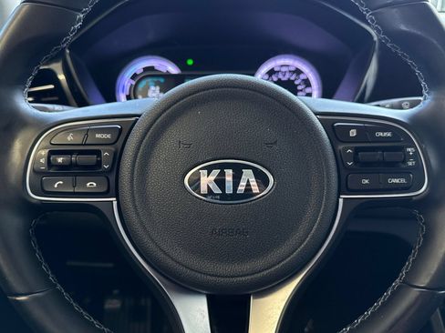 Used 2020 Kia Niro LXS FWD image 23