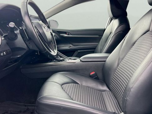 Used 2023 Toyota Camry SE image 14