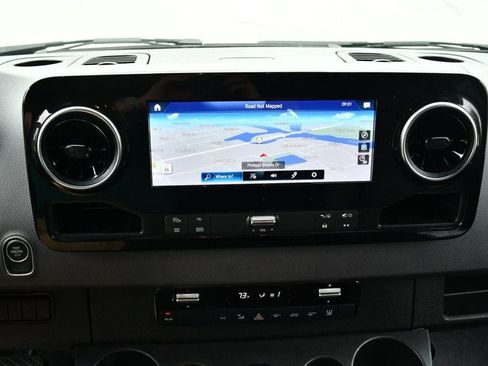 Used 2024 Mercedes-Benz Sprinter 2500 image 60