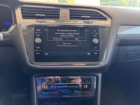 Used 2022 Volkswagen Tiguan SE FWD image 23
