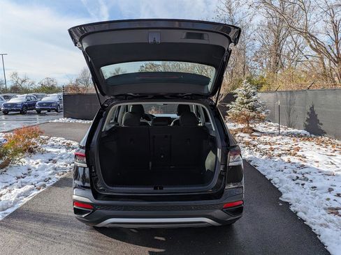 Certified 2025 Volkswagen Taos S image 17