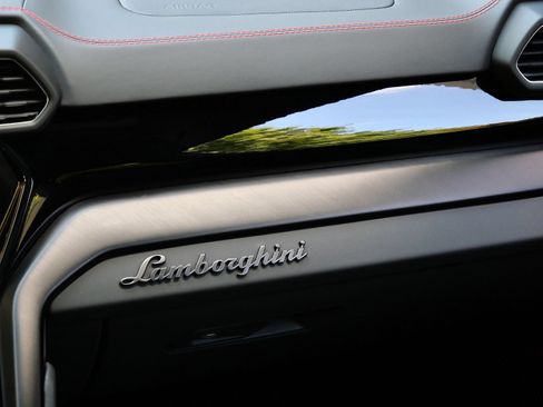 Used 2024 Lamborghini Urus S AWD/4WD image 21
