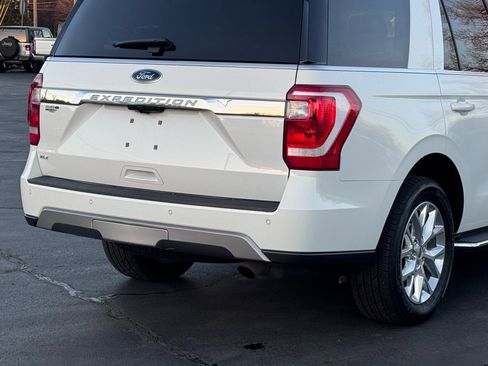 Used 2021 Ford Expedition XLT image 5