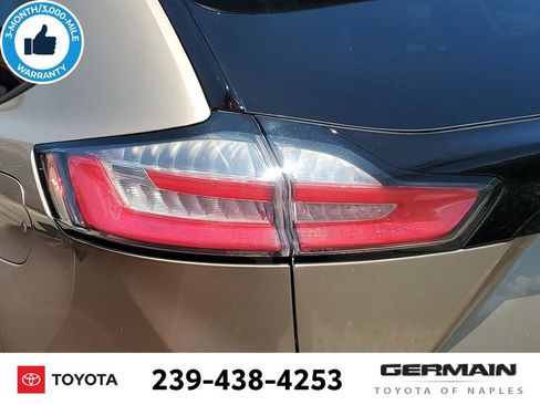Used 2021 Ford Edge SE FWD image 17