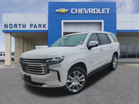 Used 2021 Chevrolet Tahoe High Country w/ Premium Package image 2