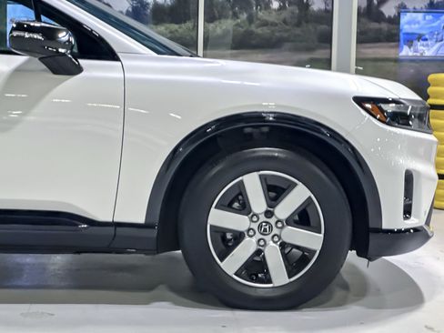 Used 2024 Honda Prologue Touring image 35