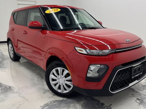Used 2020 Kia Soul LX FWD image 2