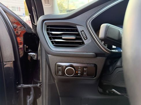 Used 2023 Ford Escape Active w/ Tech Pack #1 AWD/4WD image 14