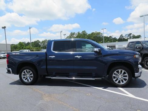 Used 2020 Chevrolet Silverado 1500 LTZ w/ LTZ Plus Package AWD/4WD image 2