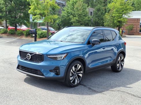 Certified 2023 Volvo XC40 B4 Ultimate FWD image 9