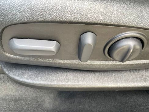 Used 2023 Buick Enclave Essence FWD image 16