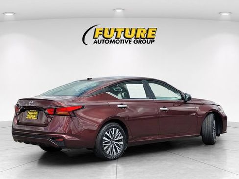 Certified 2025 Nissan Altima 2.5 SV FWD image 4