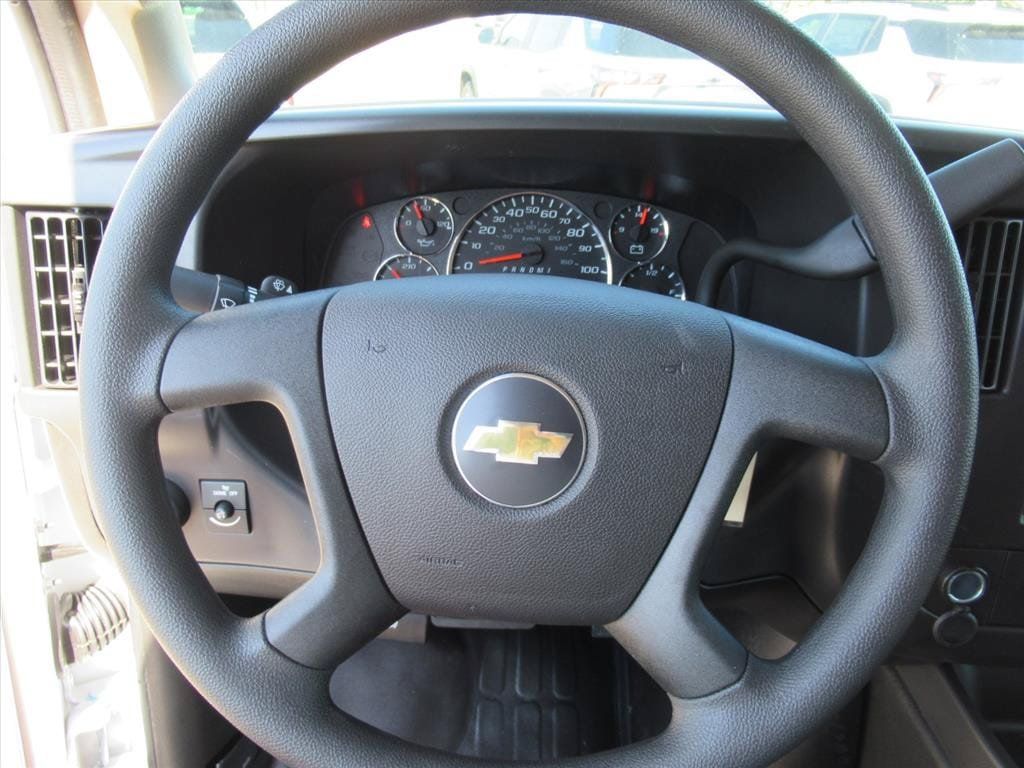 New 2026 Chevrolet Express 2500 Extended RWD image 21