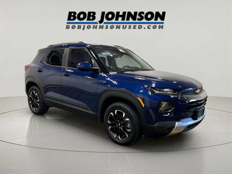 Certified 2022 Chevrolet TrailBlazer LT w/ Driver Confidence Package image 1