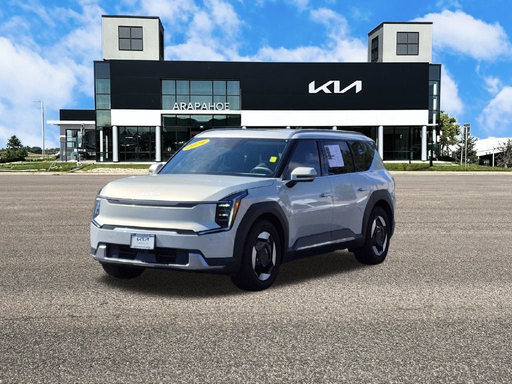 Used 2024 Kia EV9 Wind AWD/4WD image 4