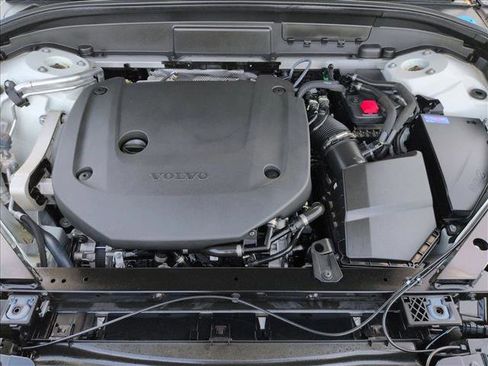 Used 2022 Volvo XC60 B6 Inscription w/ Climate Package image 24