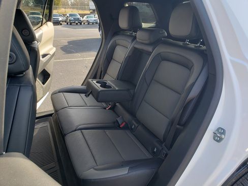 New 2026 Chevrolet Equinox LT w/ Convenience Package II image 34