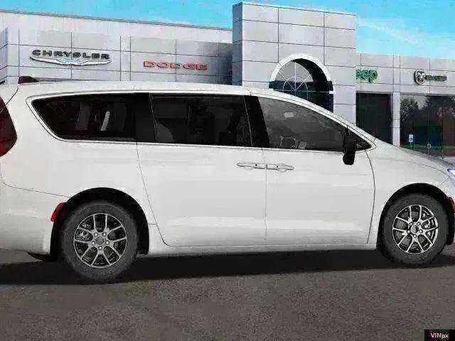 New 2027 Chrysler Pacifica Select FWD image 15