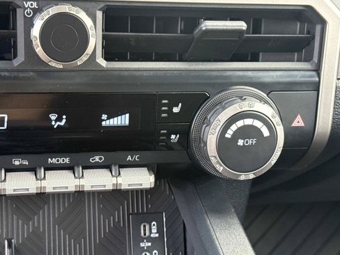 Used 2025 Toyota 4Runner TRD Off-Road Premium AWD/4WD image 27