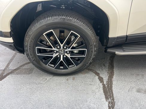 Used 2024 Lexus GX 550 550 Premium+ image 10