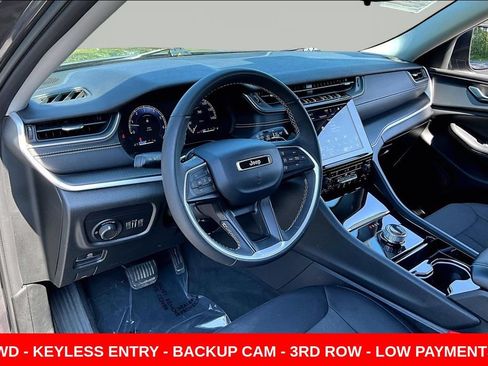 Used 2023 Jeep Grand Cherokee L Laredo AWD/4WD image 17