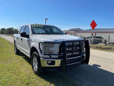 Used 2015 Ford F150 XLT w/ Equipment Group 301A Mid AWD/4WD image 3