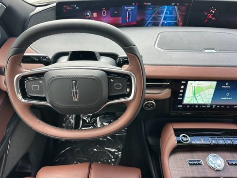 New 2026 Lincoln Navigator L Reserve AWD/4WD image 13