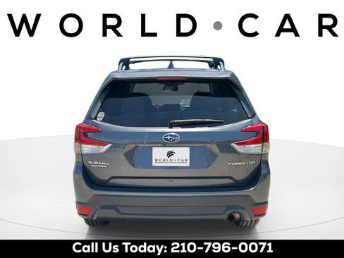 Used 2021 Subaru Forester Premium AWD/4WD image 6
