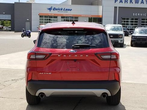 Used 2023 Ford Escape Active w/ Cold Weather Package FWD image 5