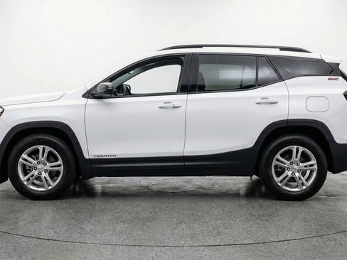 Used 2024 GMC Terrain SLE image 5