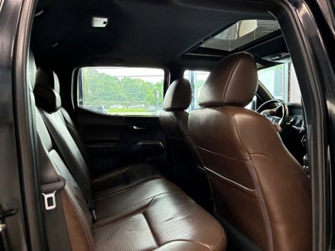 Used 2019 Toyota Tacoma Limited image 29