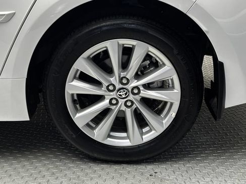 Used 2025 Toyota Corolla LE w/ LE Premium Package FWD image 6